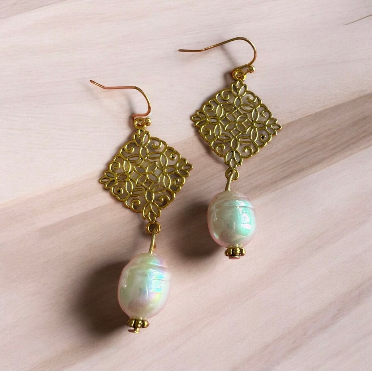 The Vintage Pearl Drop
