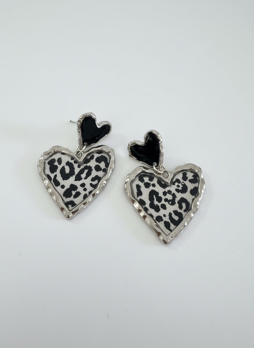 Cross Your Heart (silver monochrome)