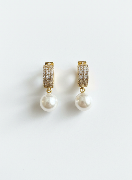 Lumière Pearl Drop Huggie