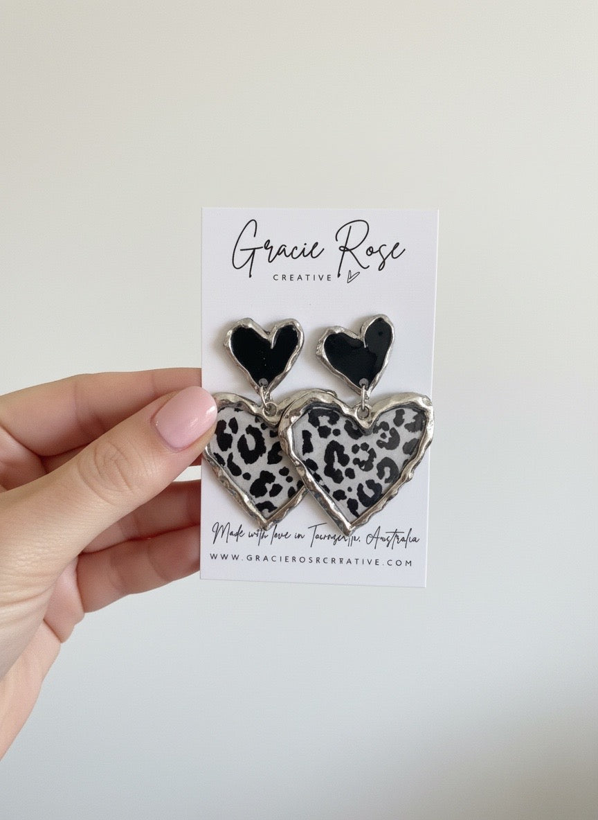 Cross Your Heart (silver monochrome)