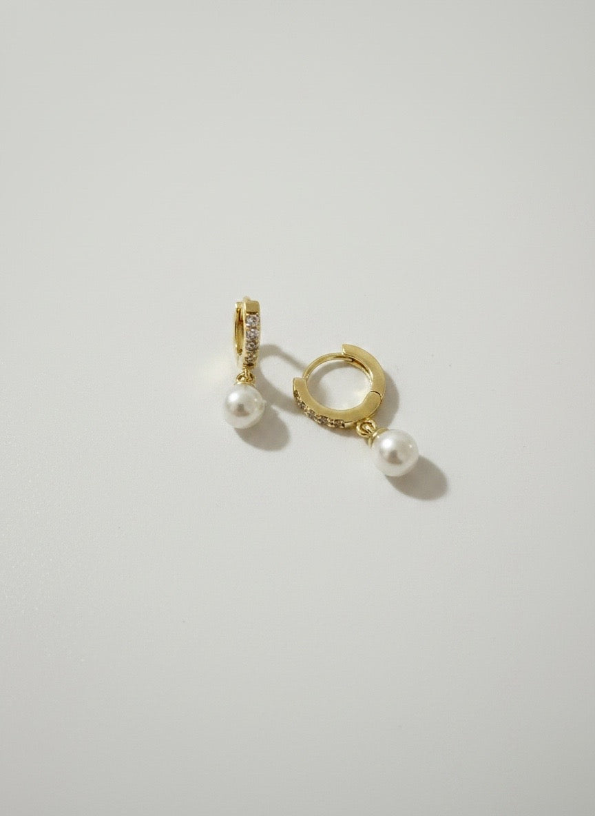 Little Luxe Pearl Huggies