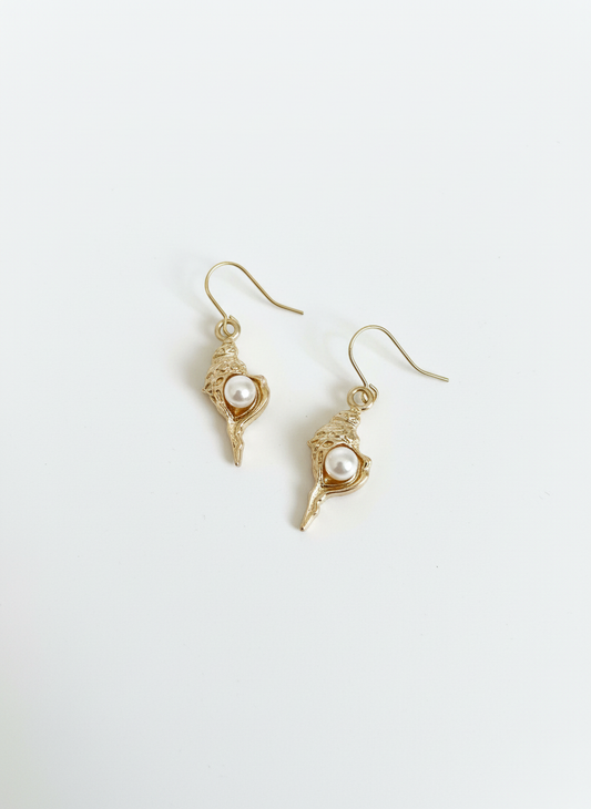Golden Shell Pearl Drops