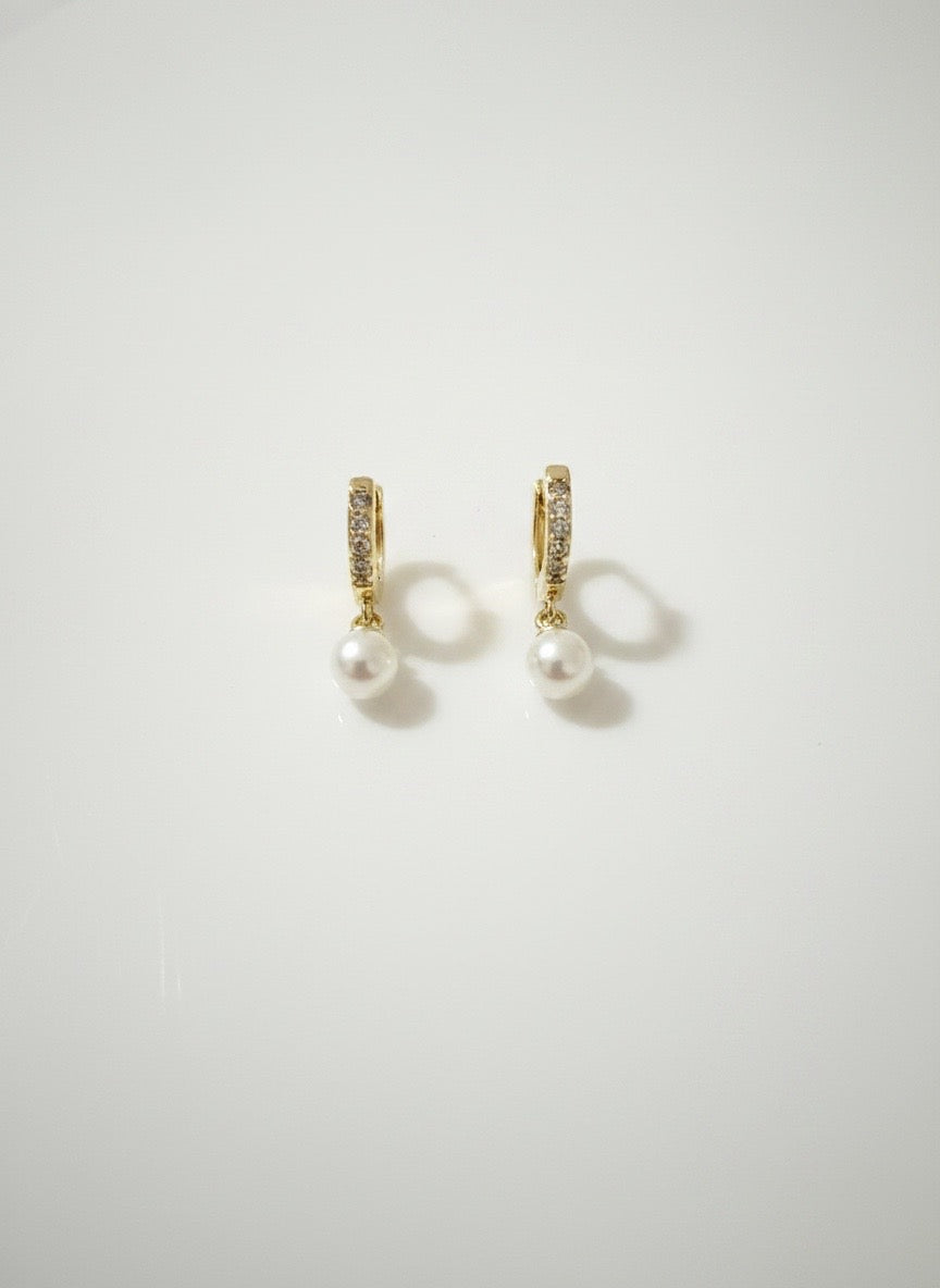 Little Luxe Pearl Huggies