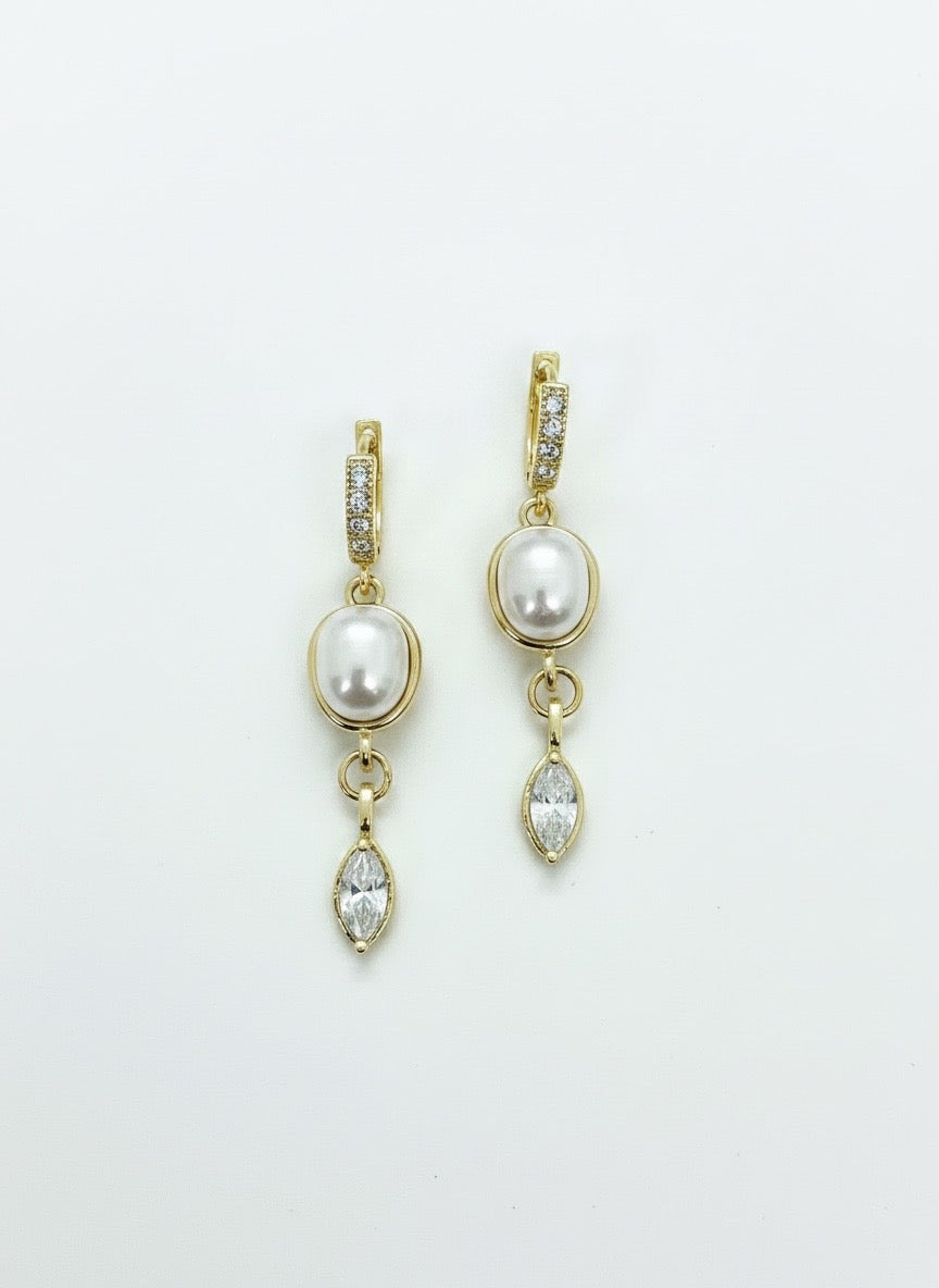 Pearl Gleam Huggie Drops
