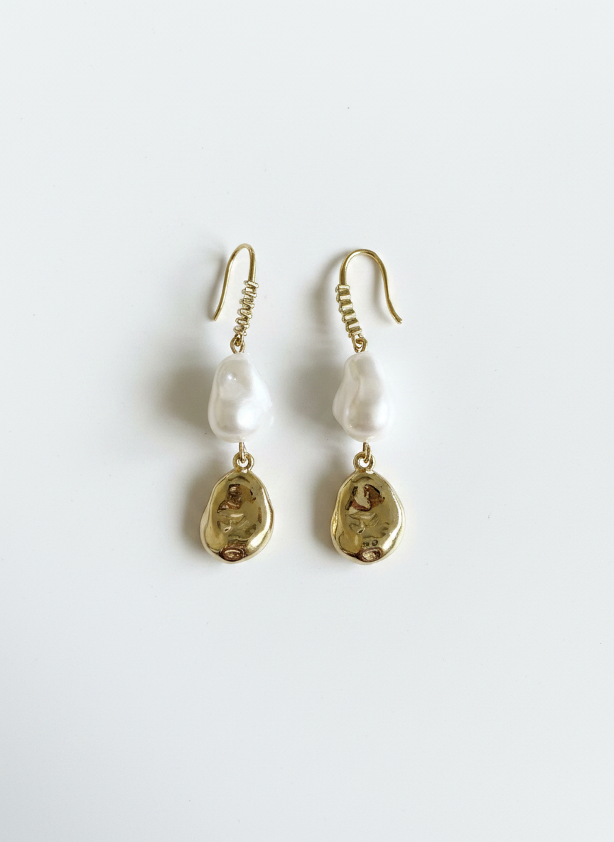 Golden Drift Pearl Drops